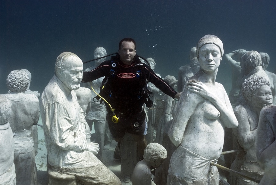 Jason deCaires Taylor portrait under water