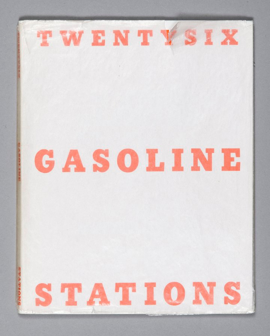 03. libro artista 21 gasoline 1963 moma.org