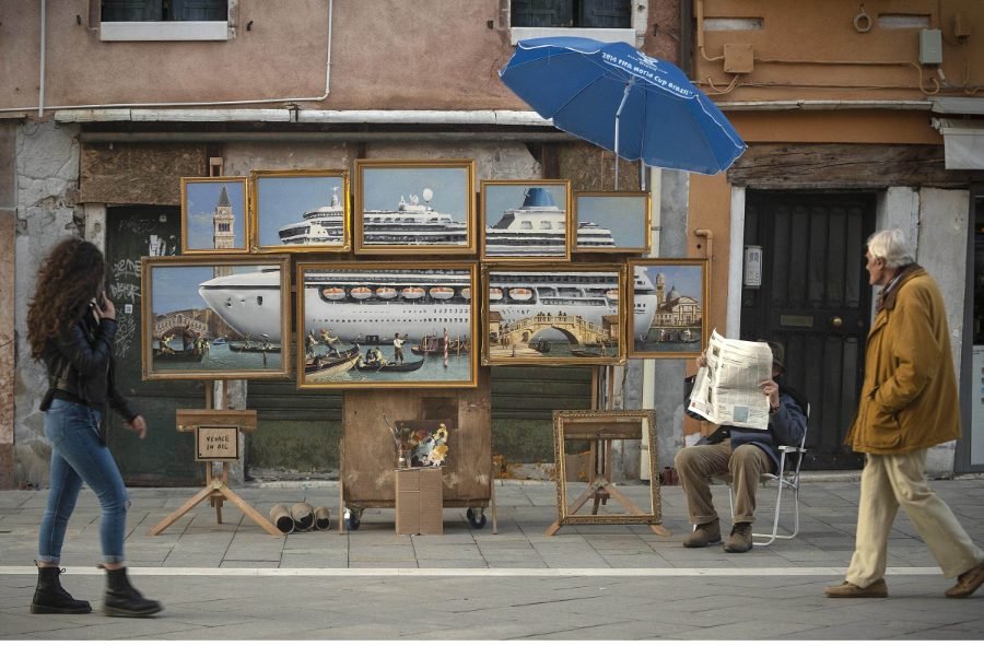 The Migrant Child de Banksy en Venecia
