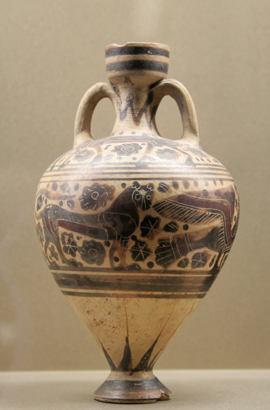 Anforeta corintia con sirenas y frisos de animales