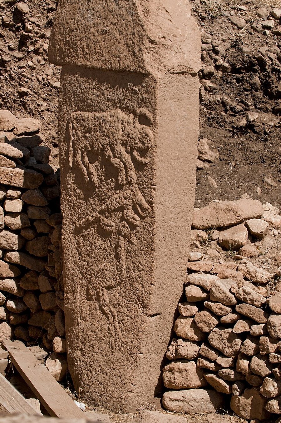 Pilar 2 con relieves de animales en Göbekli Tepe