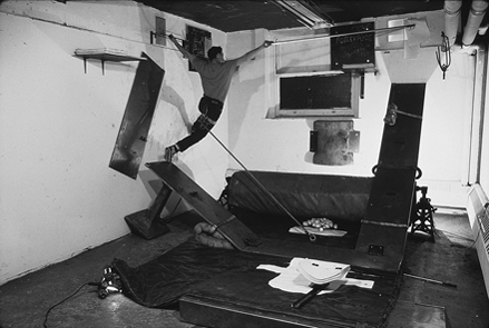 2 1989 Drawing restraint 5 Photo Michael Rees